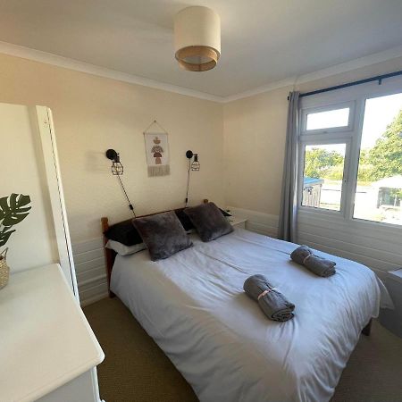 2 Bedroom Holiday Chalet Near Bude Kilkhampton ภายนอก รูปภาพ